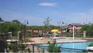 laurel park pool